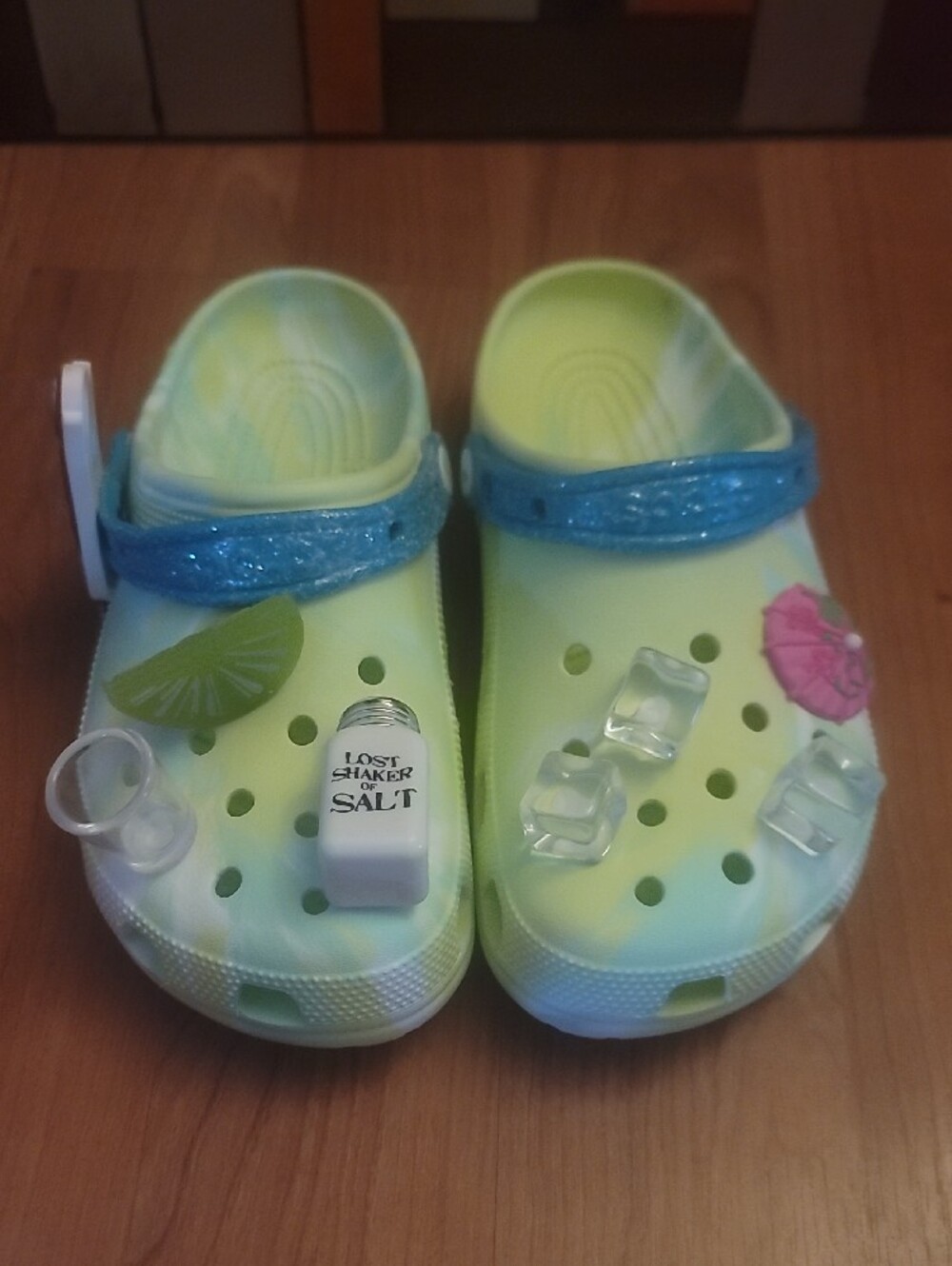 Margaritaville Crocs W10 View 2